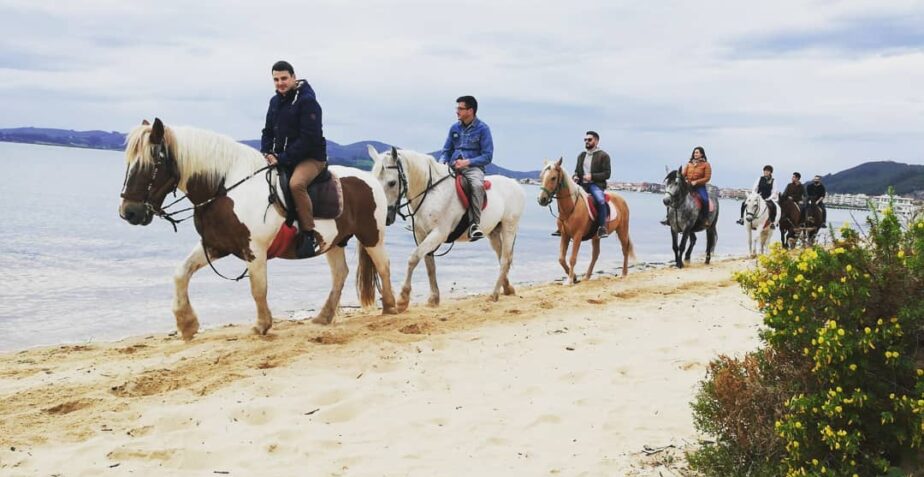 paseos a caballo por la playa de laredo